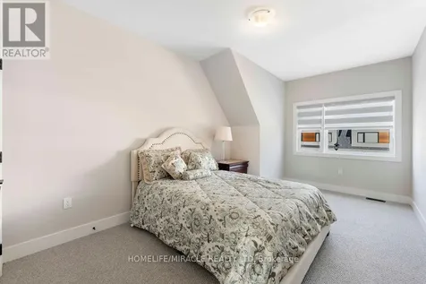 6 Rice Lane Orillia ON L3V 8M3
