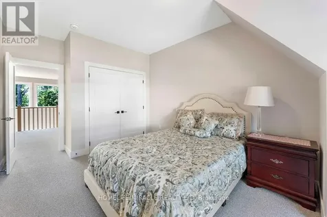 6 Rice Lane Orillia ON L3V 8M3