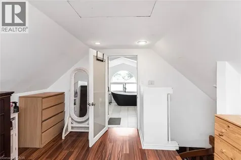 52 Cameron Avenue South Hamilton ON L8K 2W9