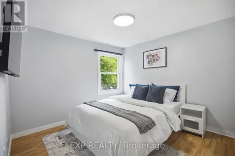 2092 Eric Crescent Ottawa ON K1B 4P4