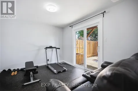 2092 Eric Crescent Ottawa ON K1B 4P4