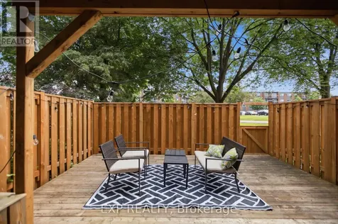 2092 Eric Crescent Ottawa ON K1B 4P4