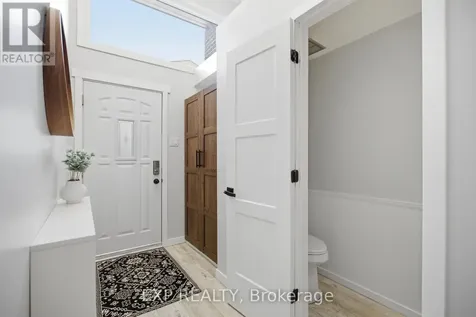 2092 Eric Crescent Ottawa ON K1B 4P4