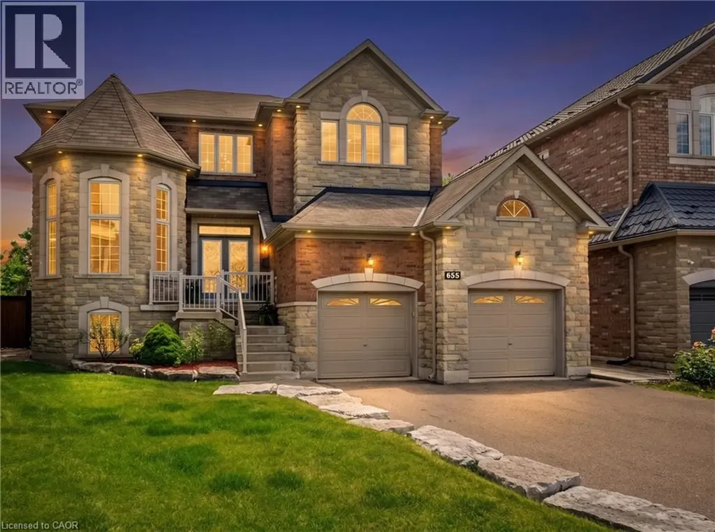 655 Kozel Court Mississauga ON L4Z 4E4