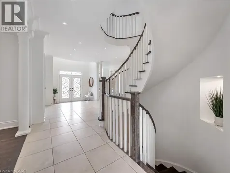 655 Kozel Court Mississauga ON L4Z 4E4