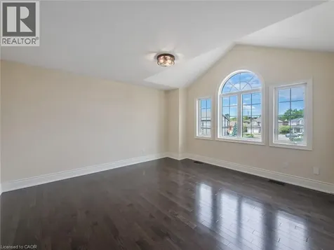 655 Kozel Court Mississauga ON L4Z 4E4