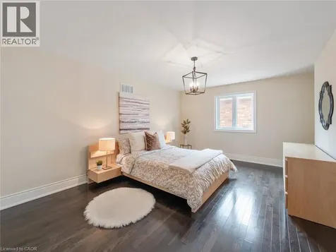 655 Kozel Court Mississauga ON L4Z 4E4