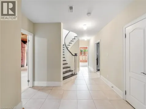 655 Kozel Court Mississauga ON L4Z 4E4