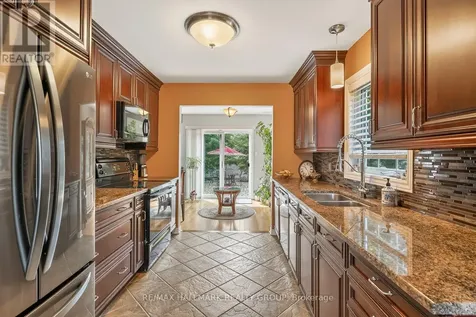 511 Deancourt Crescent Ottawa ON K4A 3G4