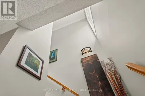 511 Deancourt Crescent Ottawa ON K4A 3G4