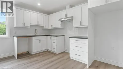 24 Balfour Street Brantford ON N3T 1J2