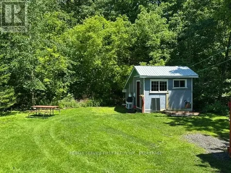 67 Osborne Street Gananoque ON K7G 2N4