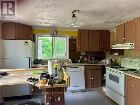 67 Osborne Street Gananoque ON K7G 2N4