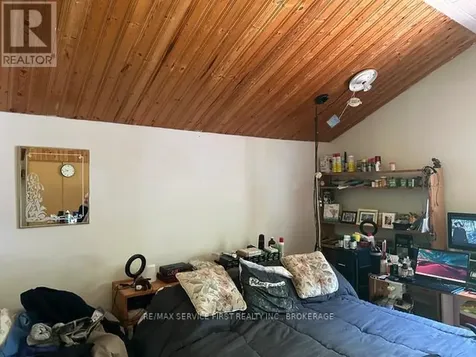67 Osborne Street Gananoque ON K7G 2N4