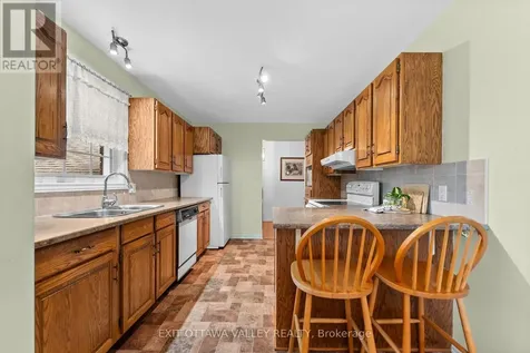 599 Hillside Avenue Pembroke ON K8A 8G4