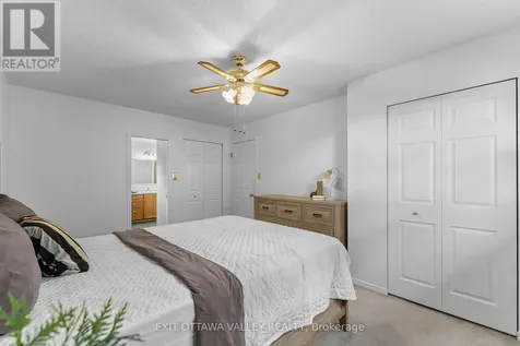 599 Hillside Avenue Pembroke ON K8A 8G4