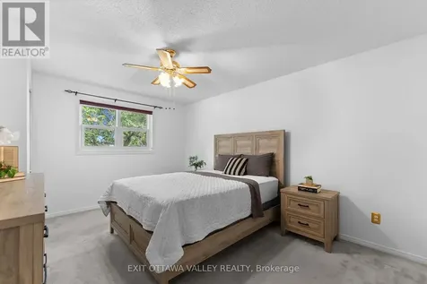 599 Hillside Avenue Pembroke ON K8A 8G4