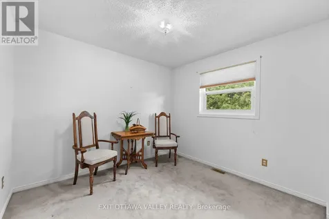 599 Hillside Avenue Pembroke ON K8A 8G4
