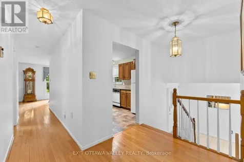 599 Hillside Avenue Pembroke ON K8A 8G4