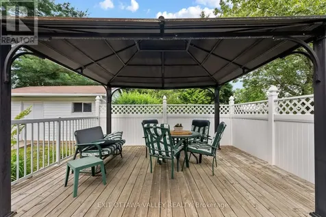 599 Hillside Avenue Pembroke ON K8A 8G4
