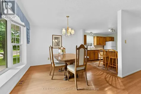 599 Hillside Avenue Pembroke ON K8A 8G4