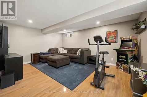 702 Activa Avenue Kitchener ON N2E 4E1