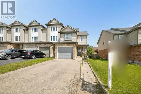 702 Activa Avenue Kitchener ON N2E 4E1
