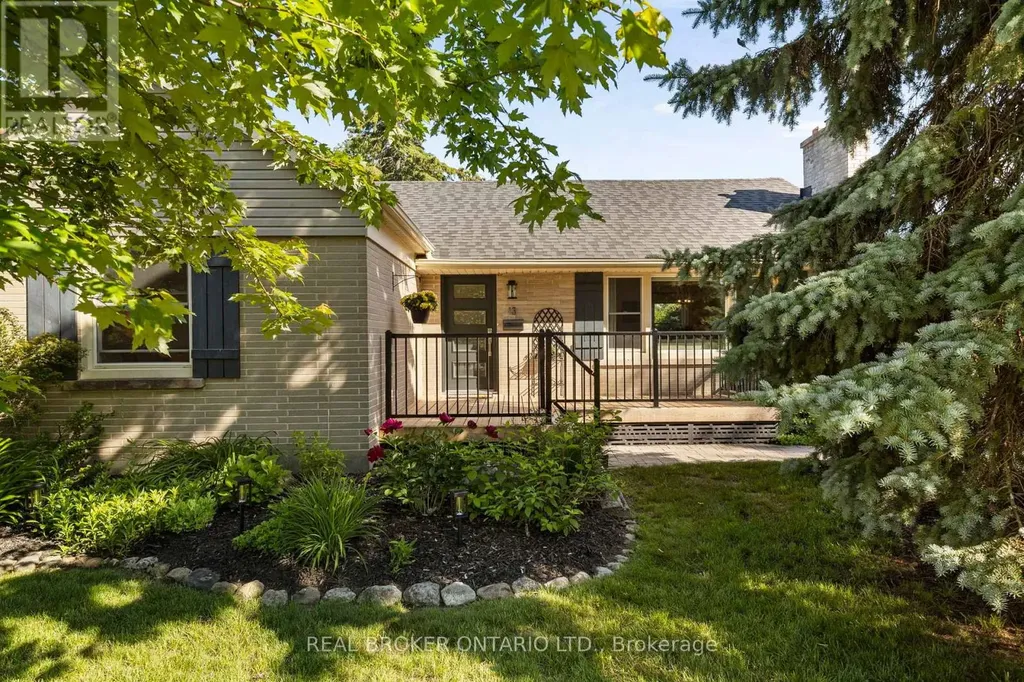 13 Borland Street West Orillia ON L3V 3R3