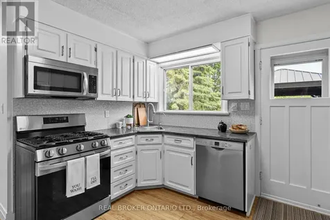 13 Borland Street West Orillia ON L3V 3R3