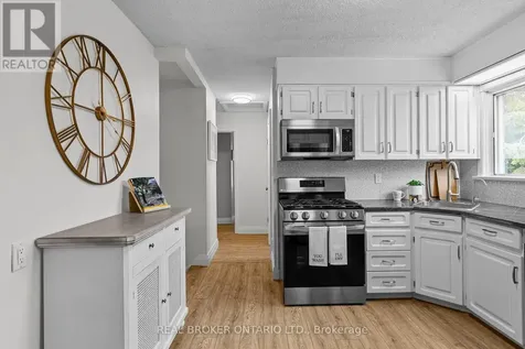 13 Borland Street West Orillia ON L3V 3R3