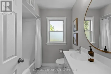 13 Borland Street West Orillia ON L3V 3R3