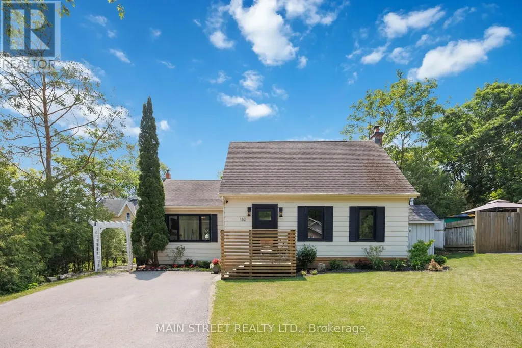 162 Maple Street Uxbridge ON L9P 1B2