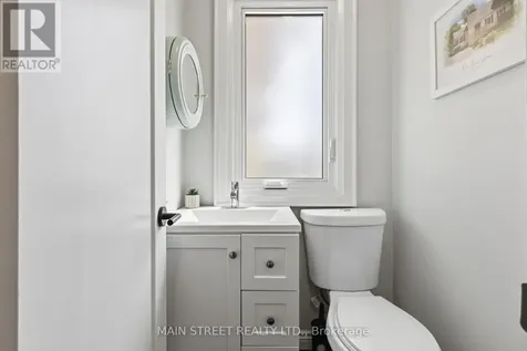 162 Maple Street Uxbridge ON L9P 1B2