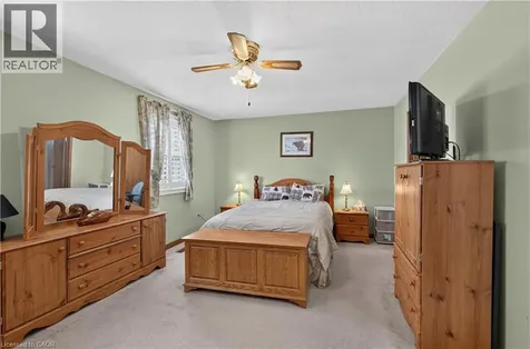 400 Eaglewood Drive Hamilton ON L8W 2S9
