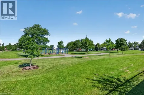 400 Eaglewood Drive Hamilton ON L8W 2S9