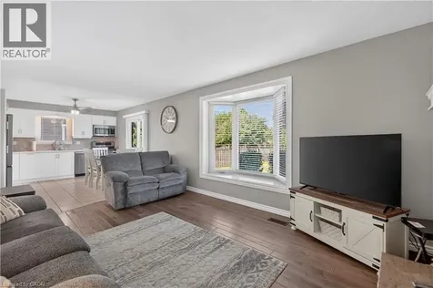 400 Eaglewood Drive Hamilton ON L8W 2S9