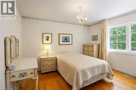 5052 Lakeshore Road Burlington ON L7L 1B9