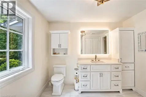 5052 Lakeshore Road Burlington ON L7L 1B9