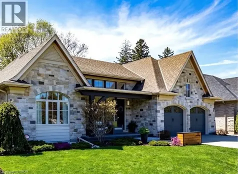 11 Greenleaf Lane Ancaster ON L9G 0E7