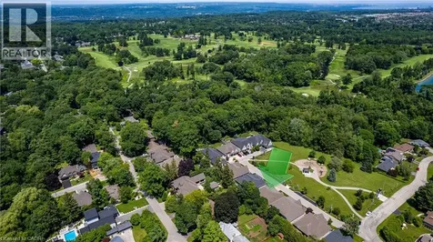 11 Greenleaf Lane Ancaster ON L9G 0E7
