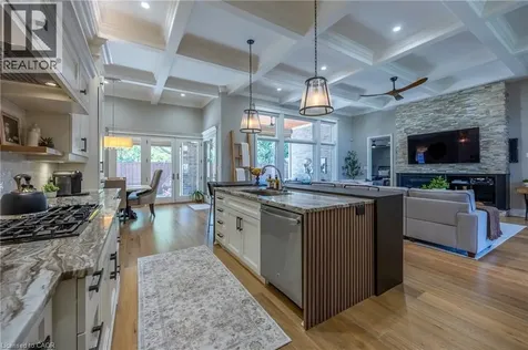 11 Greenleaf Lane Ancaster ON L9G 0E7