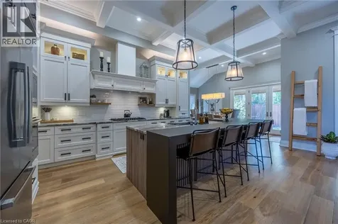 11 Greenleaf Lane Ancaster ON L9G 0E7