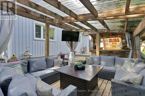 1731 Lane Street Pickering ON L1Y 1B6