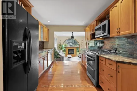 1731 Lane Street Pickering ON L1Y 1B6