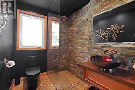1731 Lane Street Pickering ON L1Y 1B6