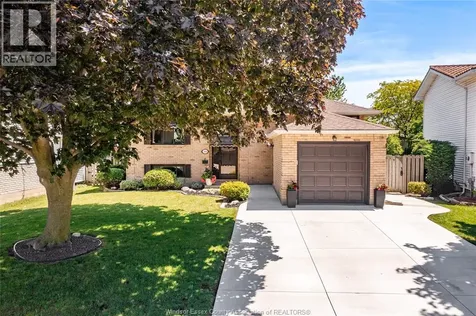 384 Amberly Crescent Tecumseh ON N8N 3M3