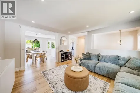 384 Amberly Crescent Tecumseh ON N8N 3M3