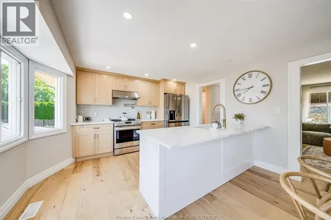 384 Amberly Crescent Tecumseh ON N8N 3M3