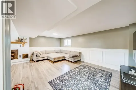 384 Amberly Crescent Tecumseh ON N8N 3M3