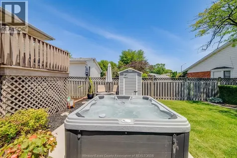 384 Amberly Crescent Tecumseh ON N8N 3M3